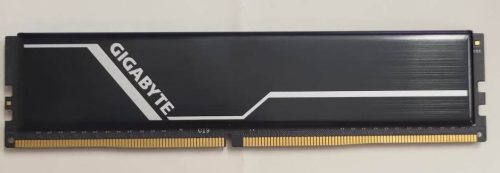 8GB Gigabyte GP-GR26C16S8K1HU408 DDR4 2666MHz használt